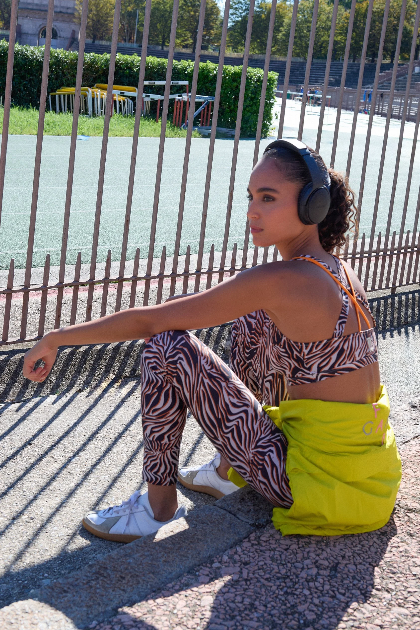 ALAIA LEGGINS IN CAPPUCCINO GREVY ZEBRA PRINT — Feel me Fab